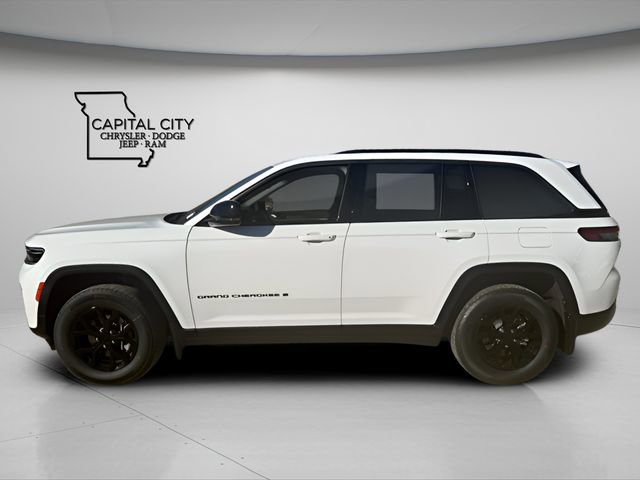 New 2026 Jeep Grand Cherokee Altitude image 5