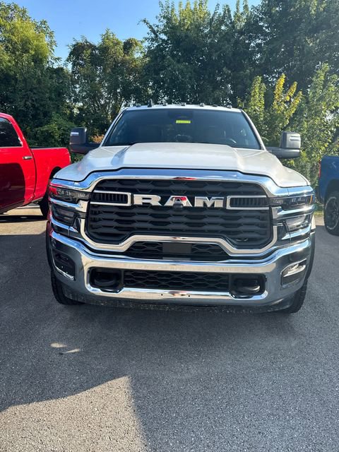 New 2026 RAM 5500 Tradesman w/ Chrome Appearance Group image 2