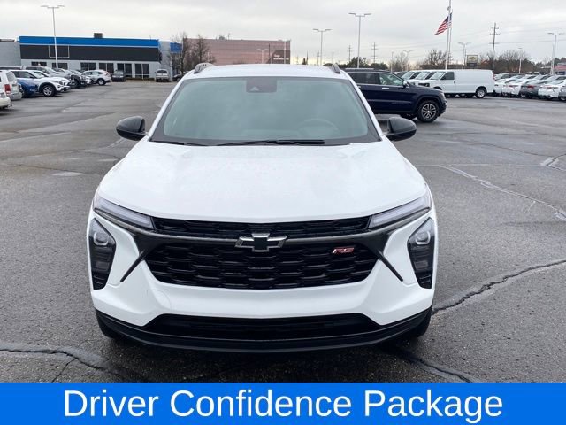 Certified 2024 Chevrolet Trax RS w/ Driver Confidence Package image 3