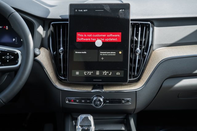 New 2026 Volvo XC60 B5 Plus w/ Protection Package Premier image 19