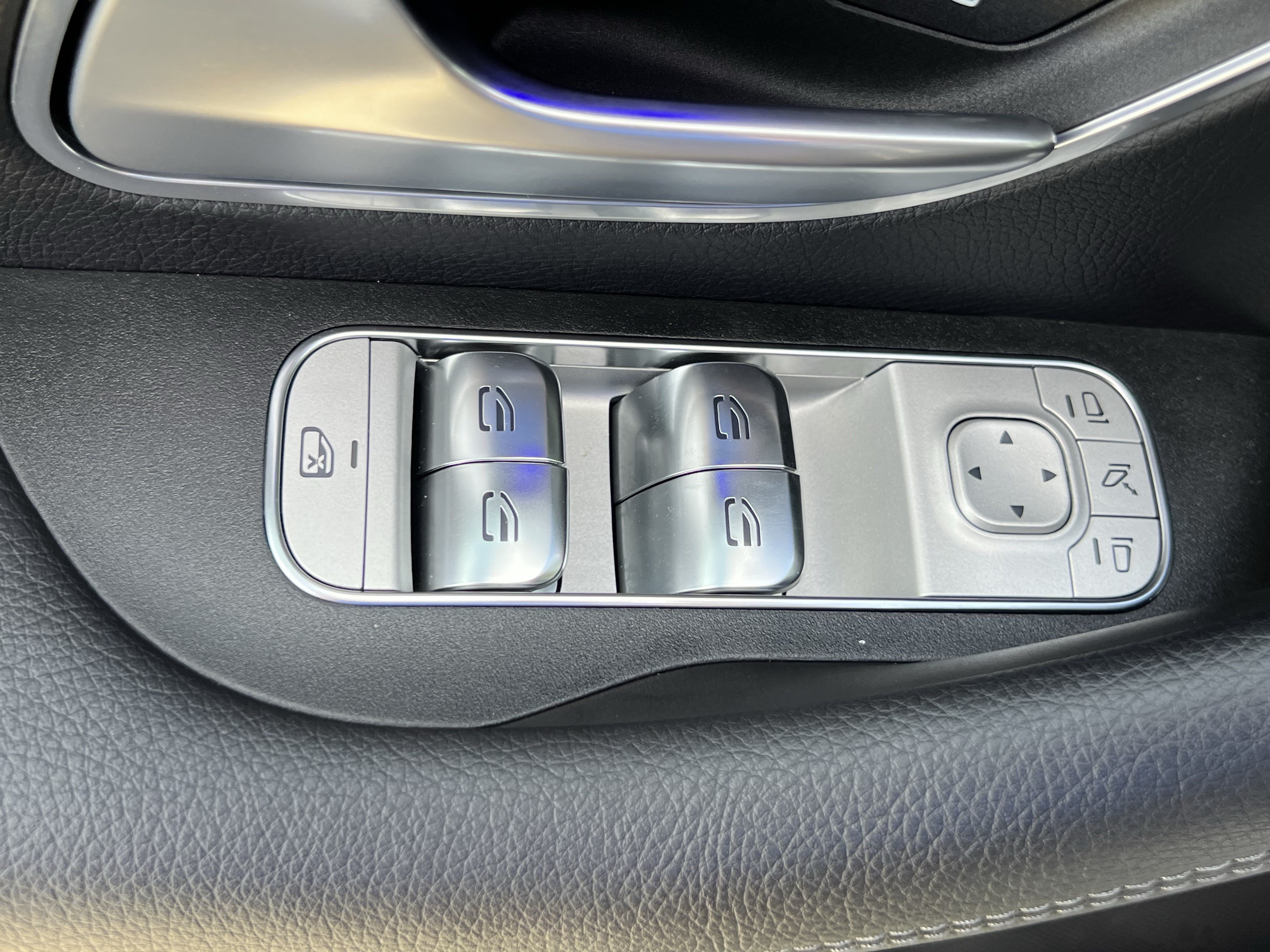 Certified 2025 Mercedes-Benz GLE 350 4MATIC image 15