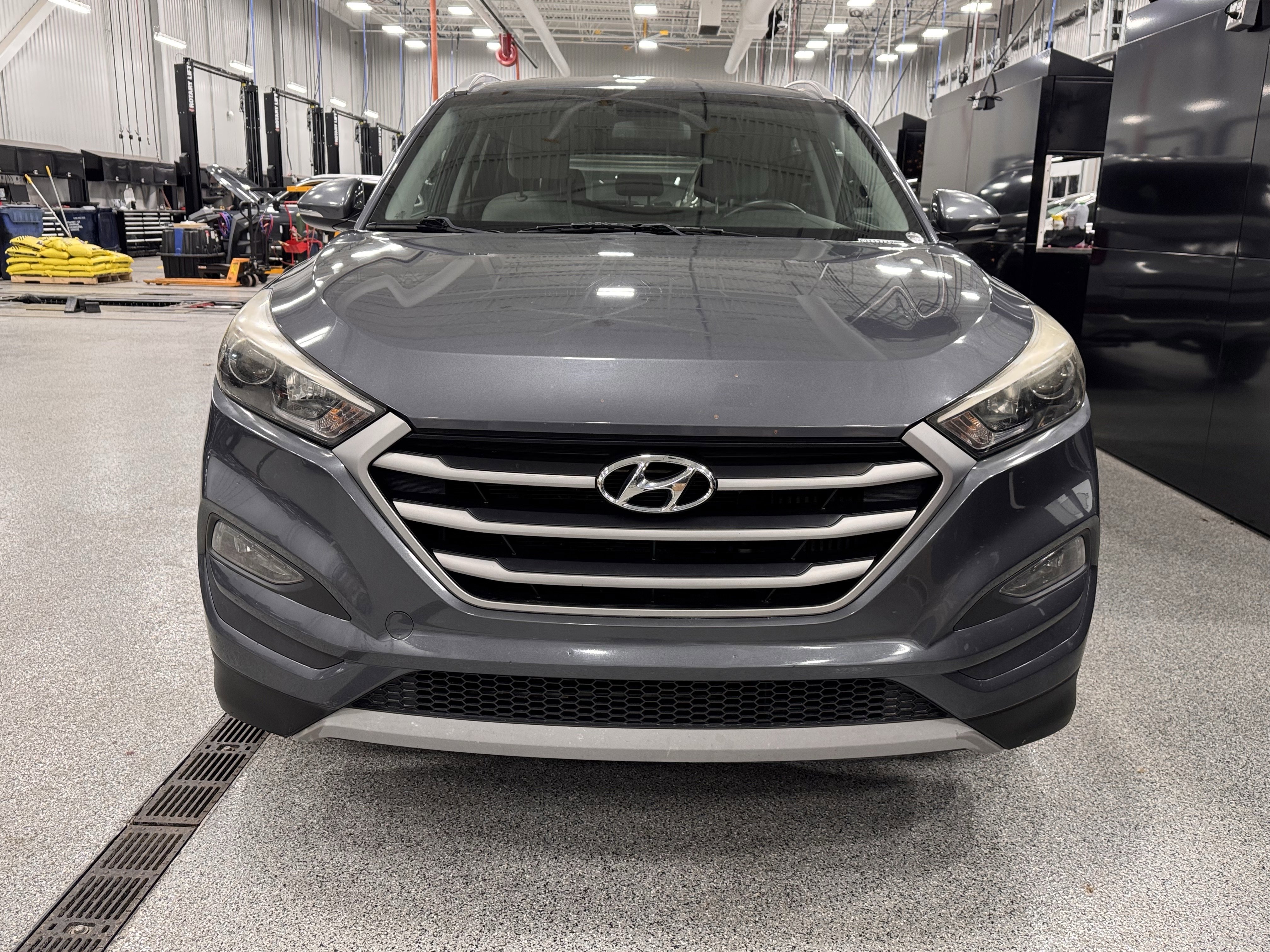Used 2017 Hyundai Tucson Sport w/ Cargo Package image 32