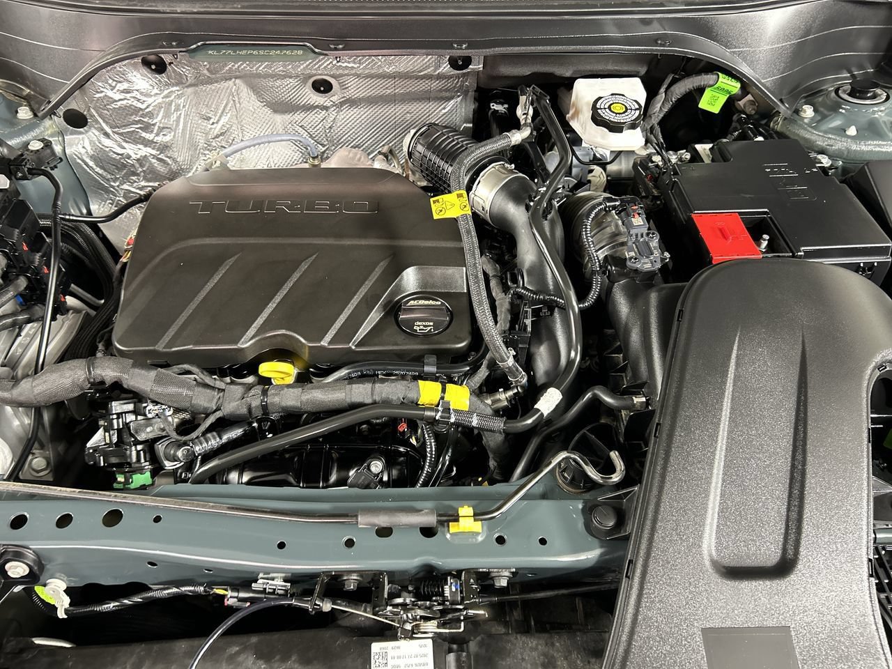 Used 2025 Chevrolet Trax LT FWD image 11