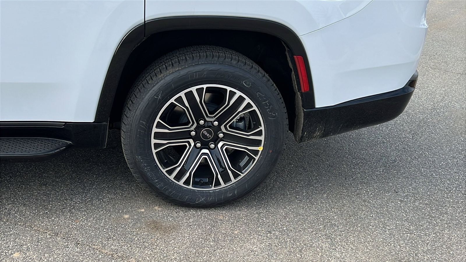 New 2026 Jeep Grand Wagoneer 2WD image 12