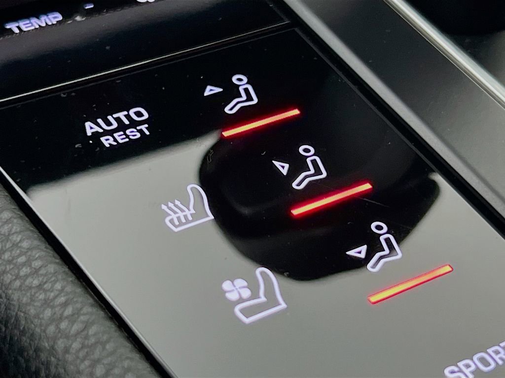 Certified 2024 Porsche Macan S AWD/4WD image 23