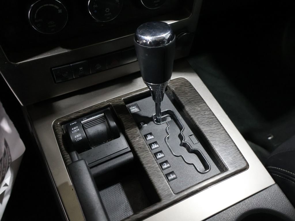 Used 2012 Jeep Liberty Limited w/ Tire & Wheel Group image 29