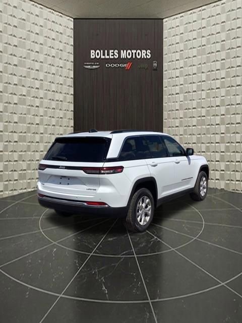 Certified 2023 Jeep Grand Cherokee Limited AWD/4WD image 4