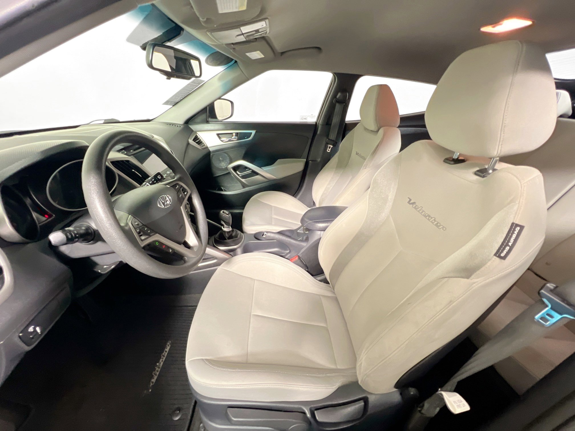 Used 2014 Hyundai Veloster image 14