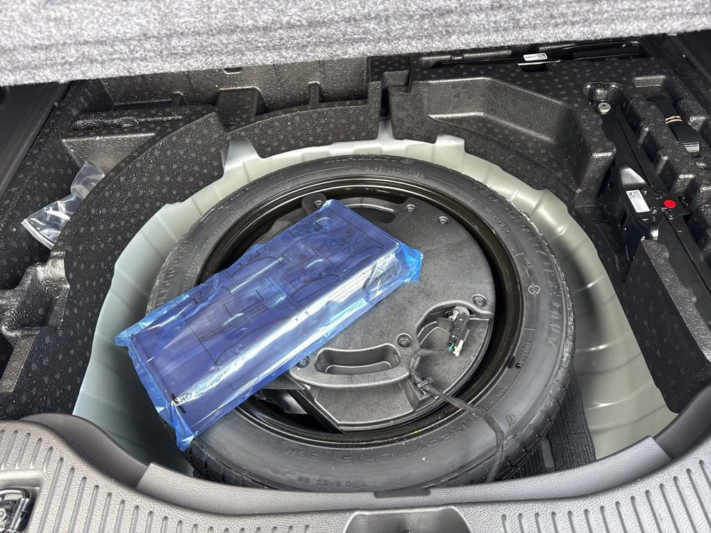 Certified 2022 Buick Encore Preferred w/ Safety Package image 35