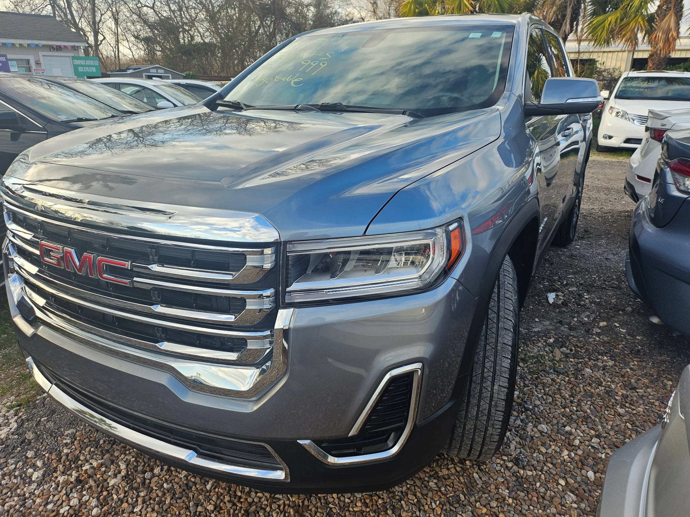Used 2021 GMC Acadia SLE FWD image 3