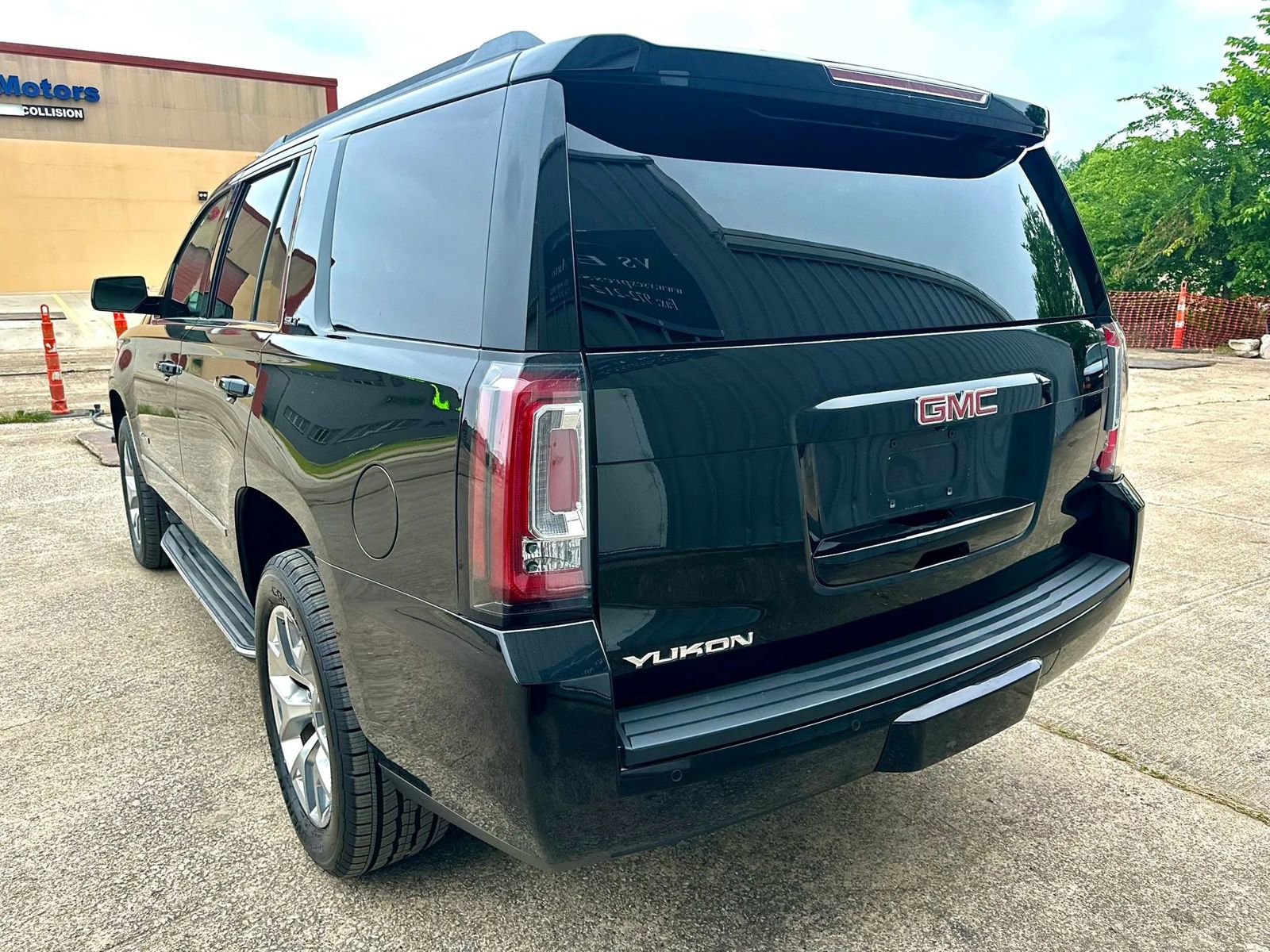Used 2015 GMC Yukon SLT w/ Open Road Package RWD image 4