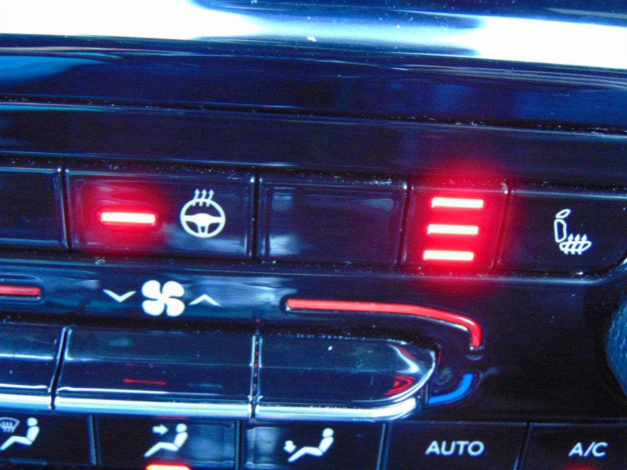 Used 2024 Jeep Grand Cherokee Limited 4xe image 35