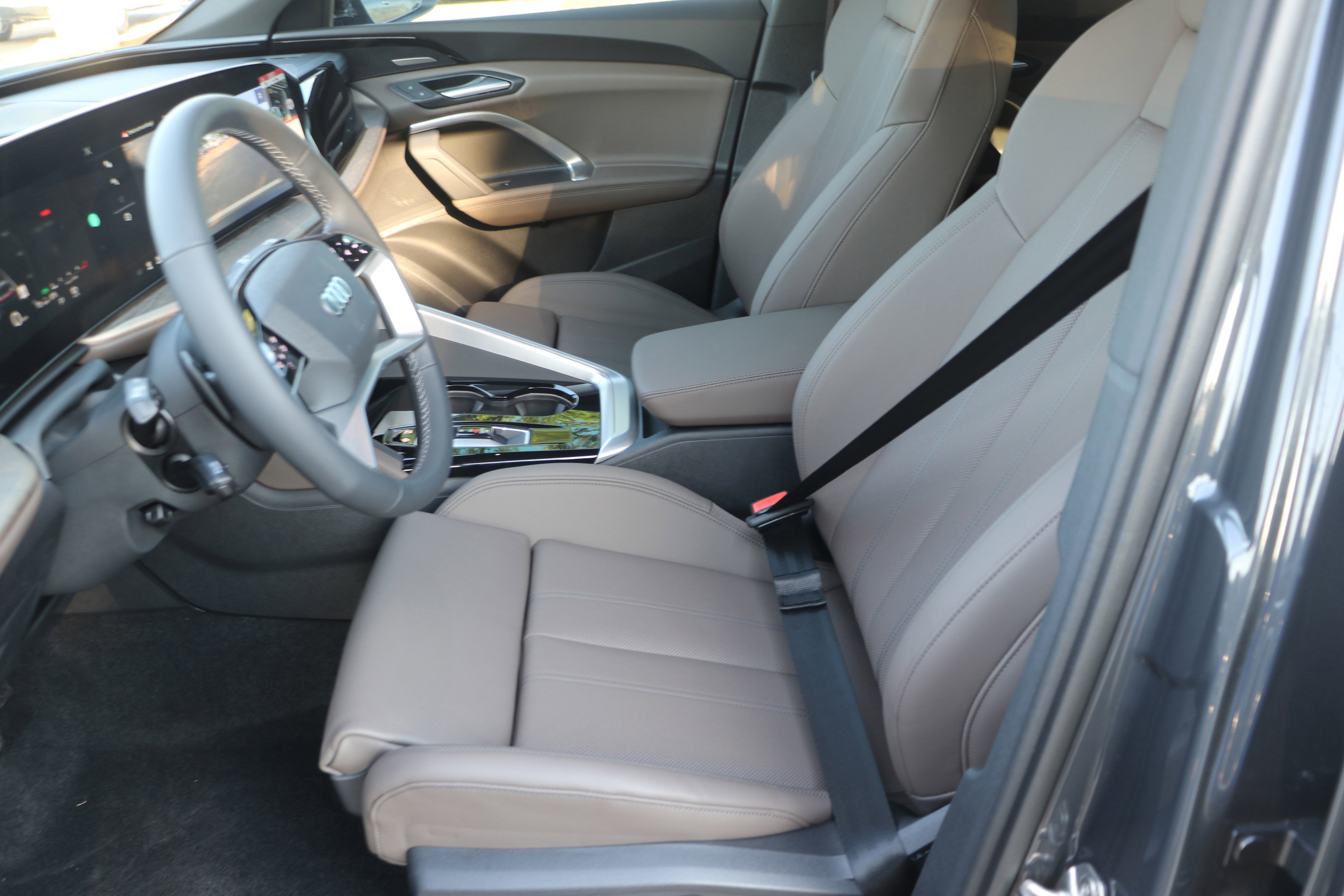 Used 2025 Audi Q5 Premium Plus image 15