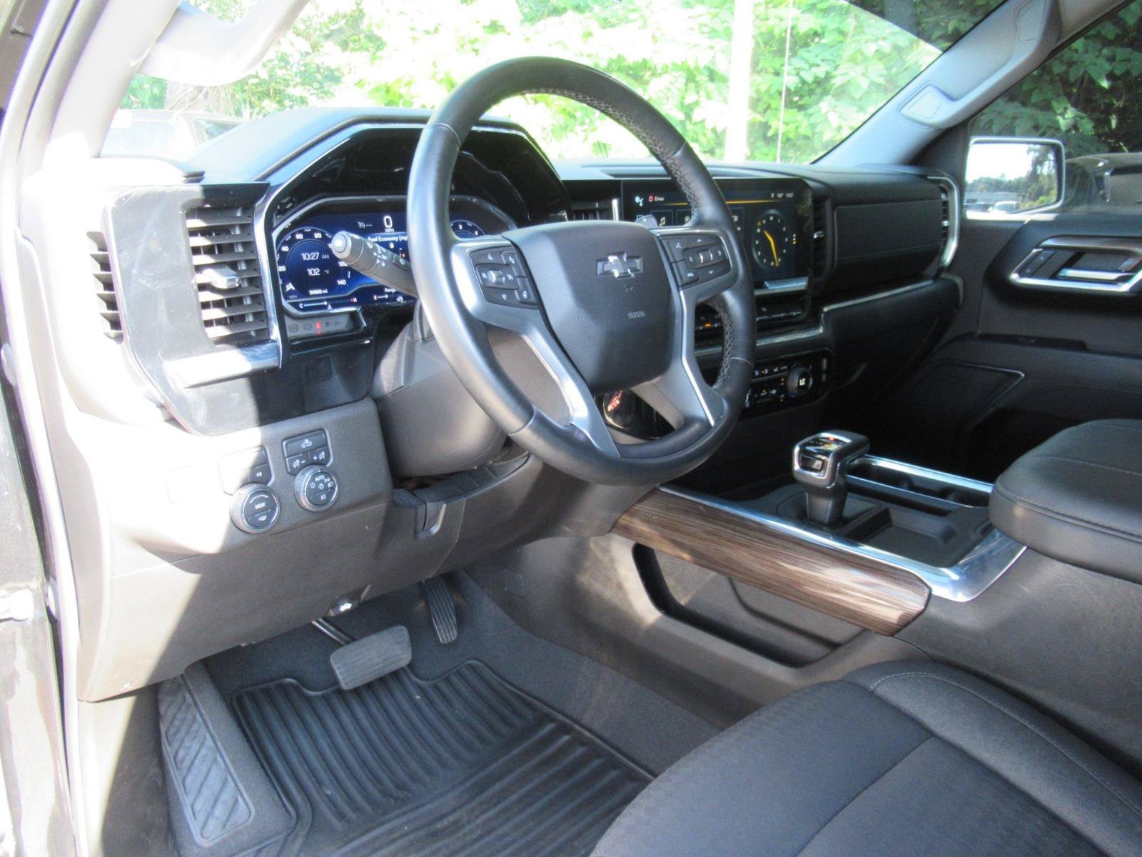 Used 2023 Chevrolet Silverado 1500 RST AWD/4WD image 19