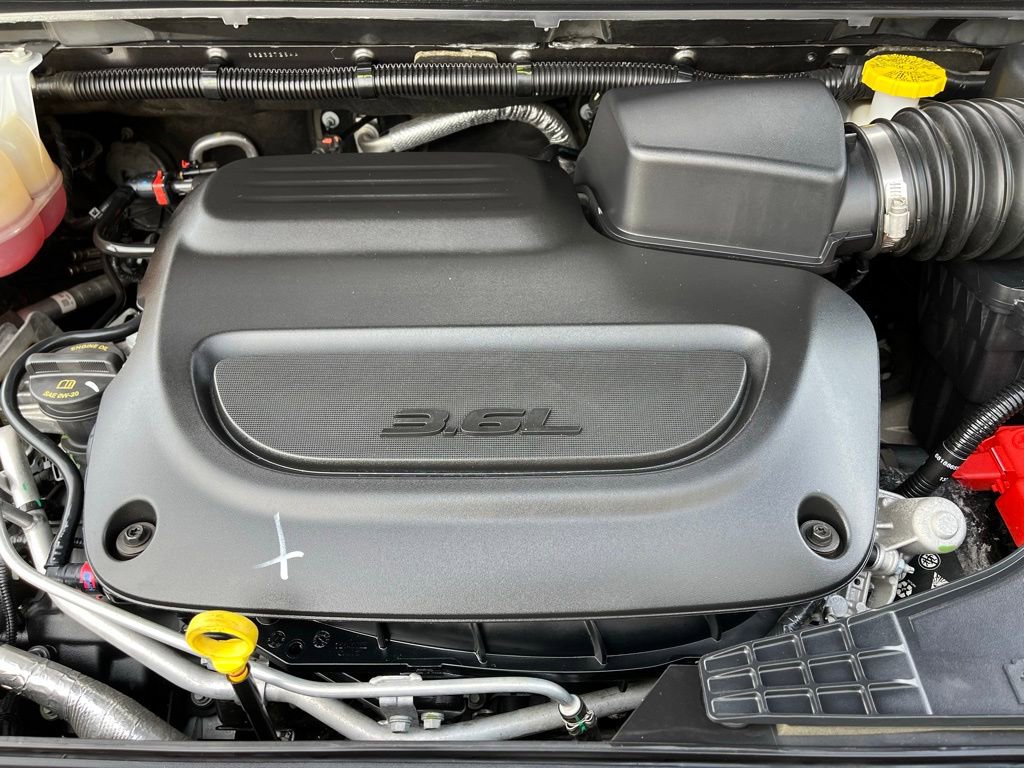 Used 2023 Chrysler Pacifica Touring-L image 24