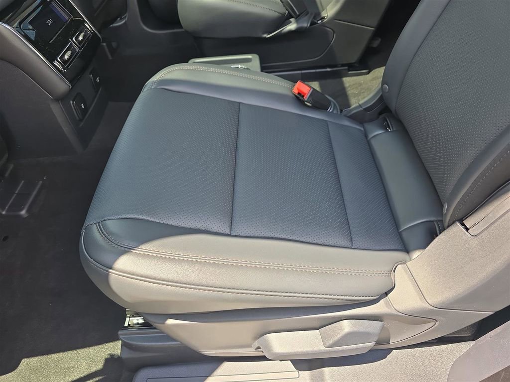 New 2025 Lincoln Aviator 2WD w/ Equipment Group 101A image 16