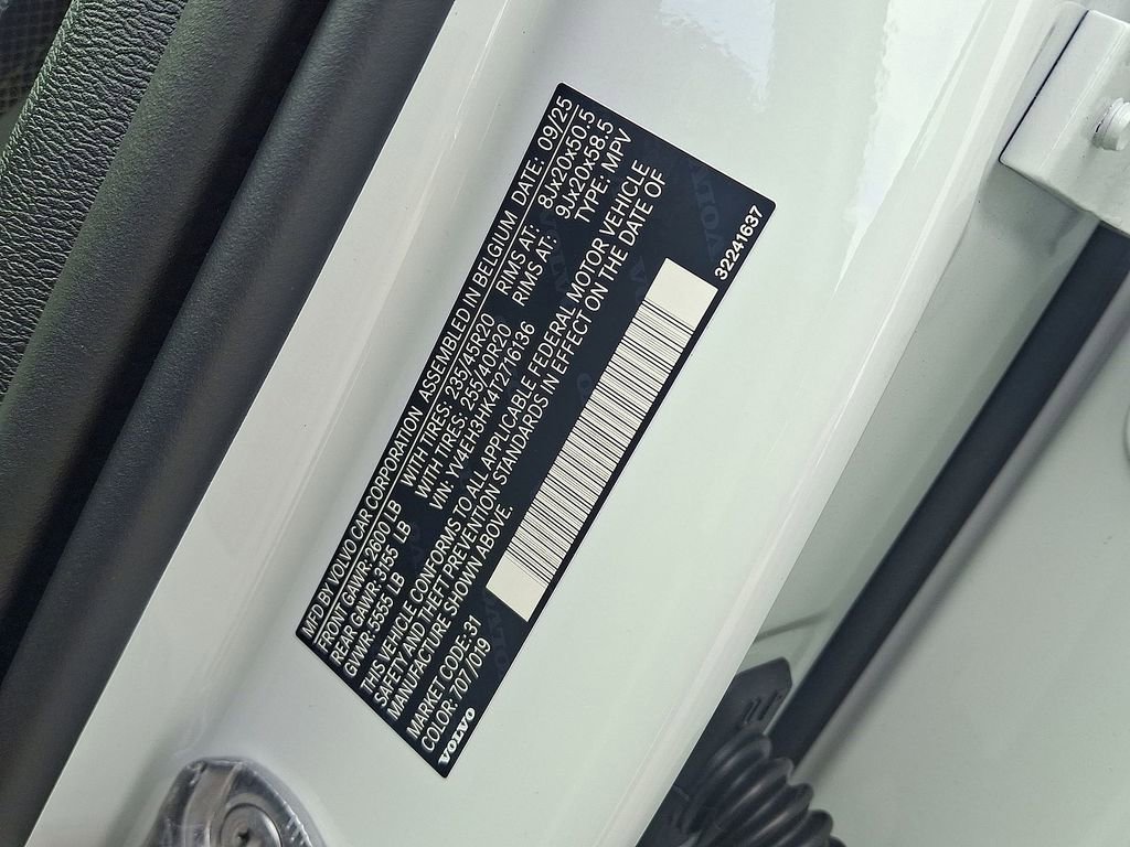 New 2026 Volvo EX40 Plus w/ Climate Package image 18