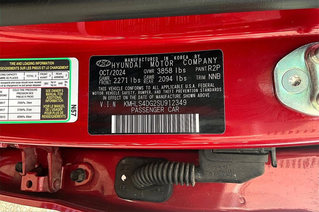 Certified 2025 Hyundai Elantra SEL image 35