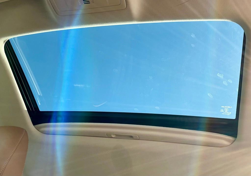 Used 2016 Lexus ES 300h w/ Premium Package w/Wood Trim image 35