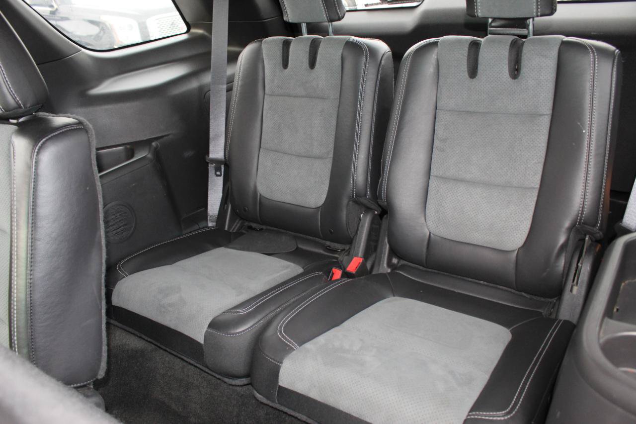 Used 2015 Ford Explorer XLT w/ Equipment Group 202A AWD/4WD image 19