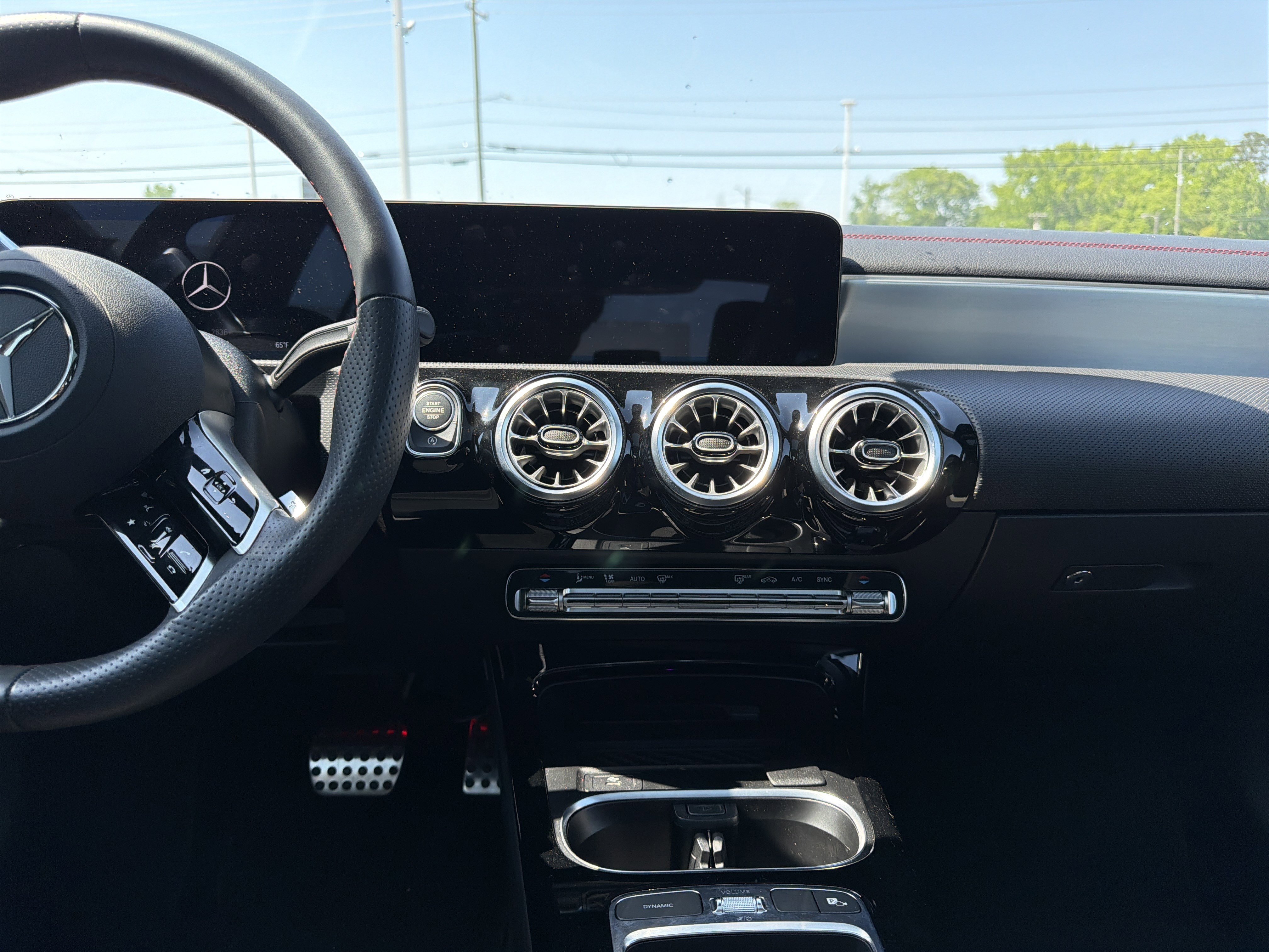 Used 2025 Mercedes-Benz CLA 250 4MATIC image 31