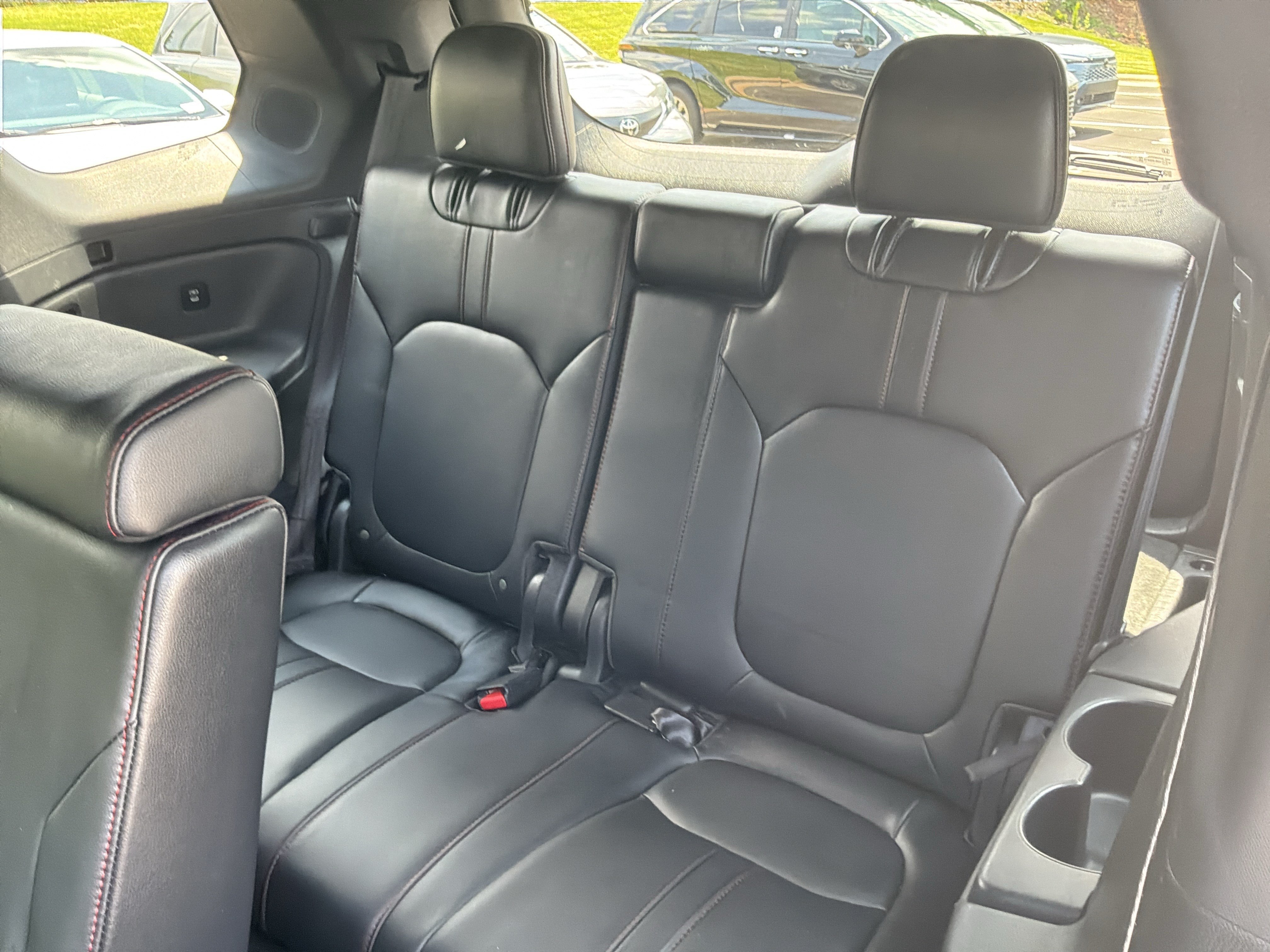 Used 2025 Honda Pilot Black Edition image 31