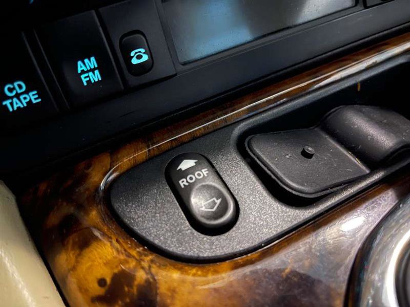 Used 2006 Jaguar XK8 Convertible image 26