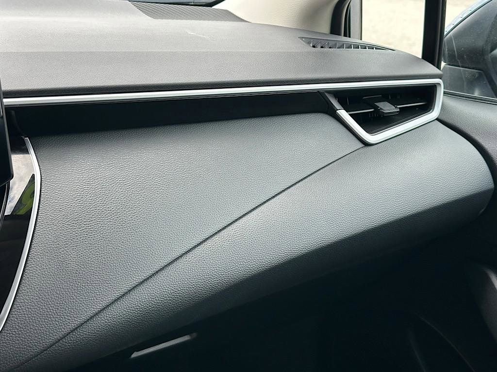 Used 2026 Toyota Corolla LE FWD image 27