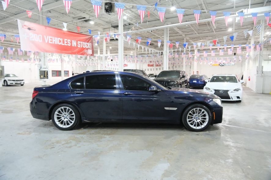 Used 2015 BMW 750Li xDrive AWD/4WD image 14