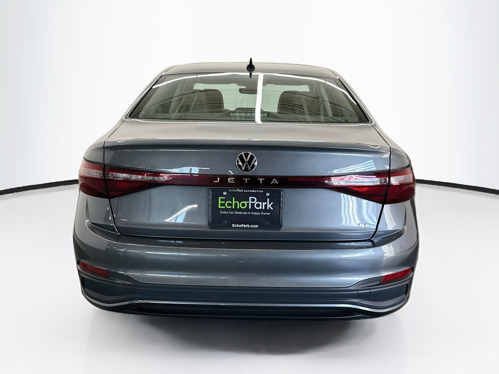 Used 2025 Volkswagen Jetta SE FWD image 7