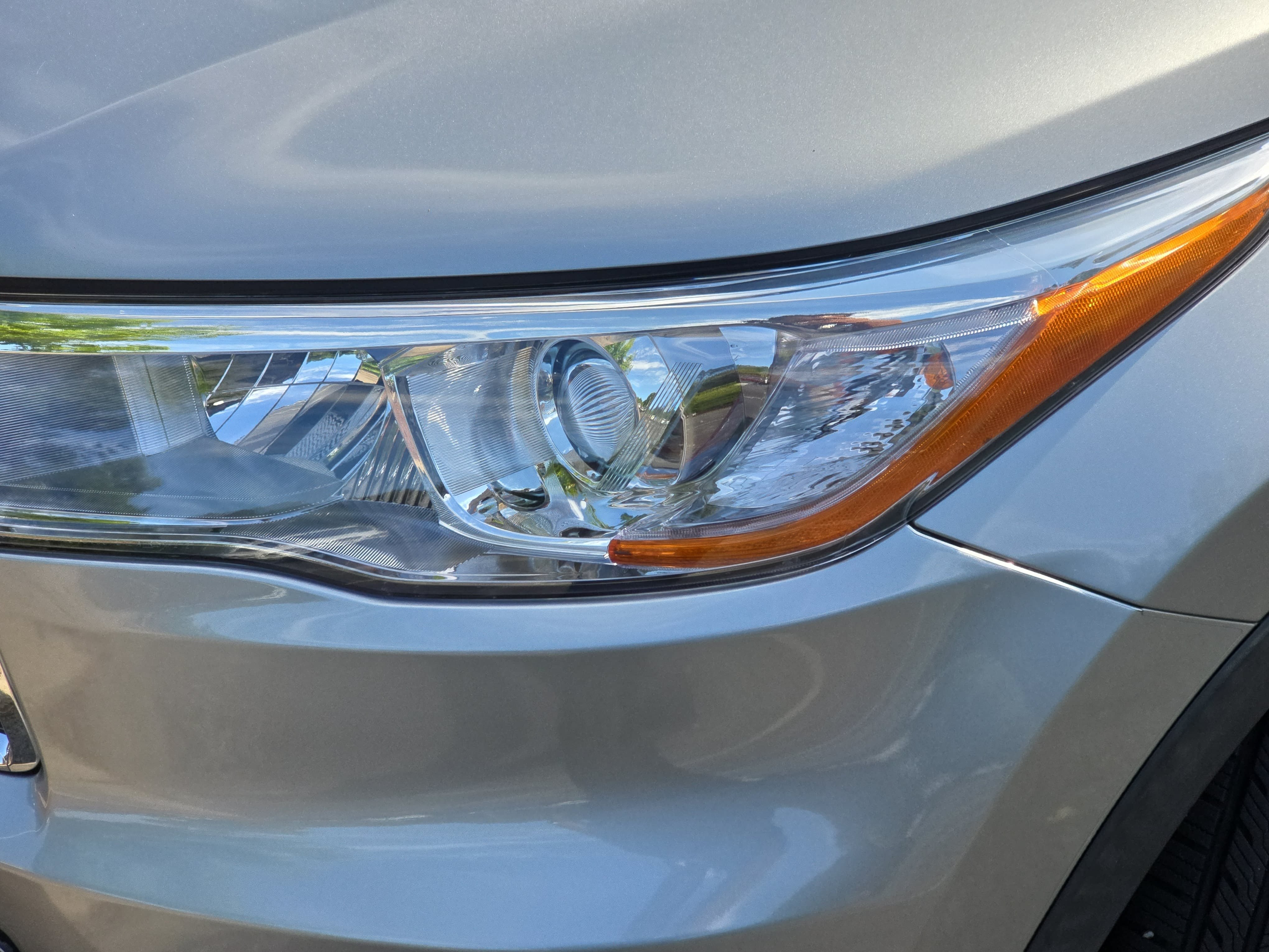 Used 2015 Toyota Highlander Plus FWD image 32