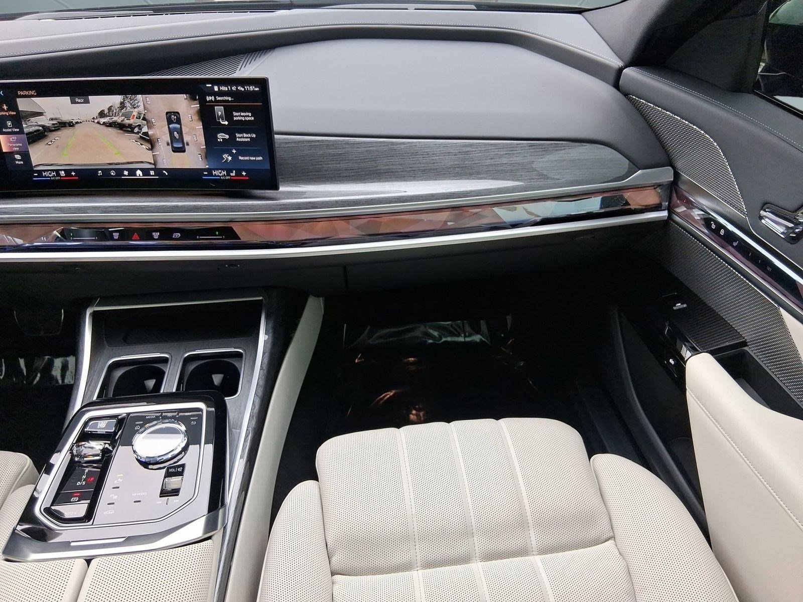 Certified 2024 BMW 760i xDrive w/ Premium Package 2 image 28