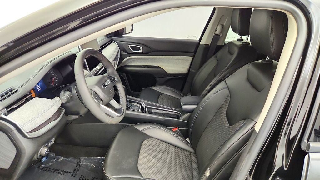 Used 2022 Jeep Compass Latitude FWD image 20
