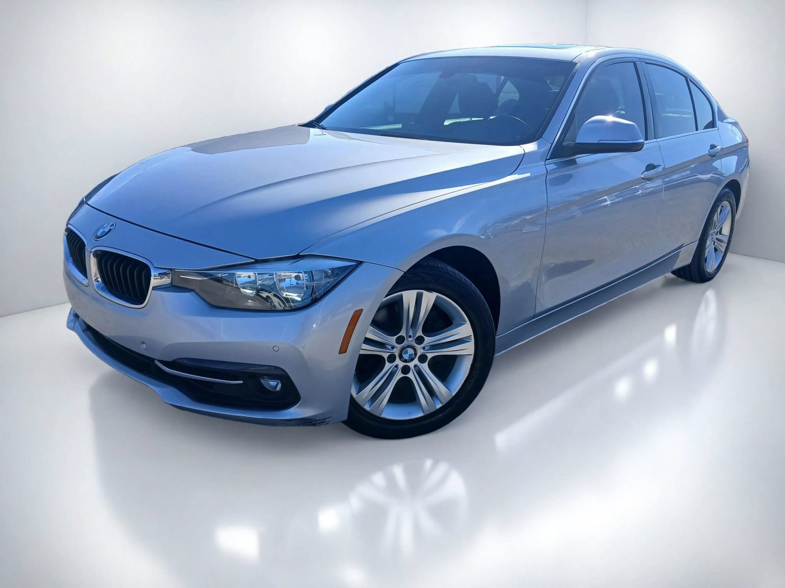 Used 2017 BMW 330i Sedan w/ Driver Assistance Package RWD image 1
