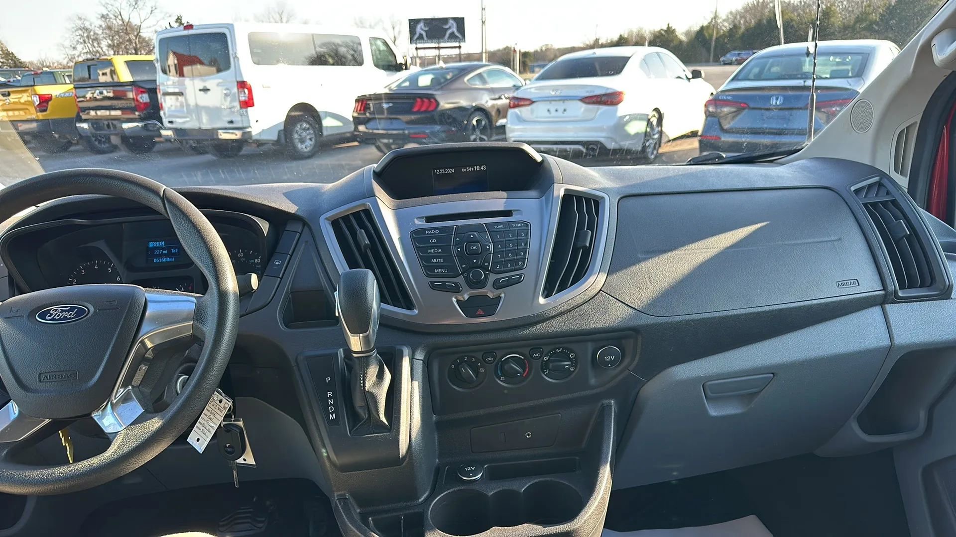 Used 2015 Ford Transit 350 XLT image 21
