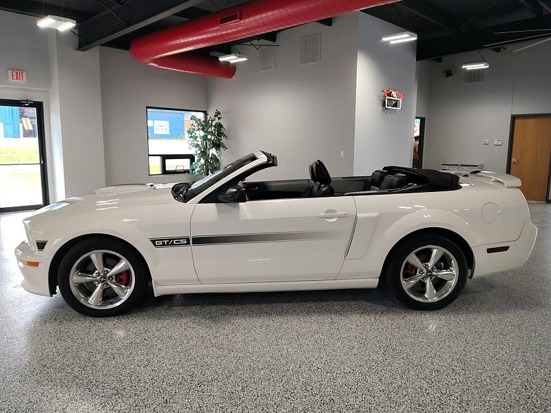 Used 2008 Ford Mustang GT Premium RWD image 4