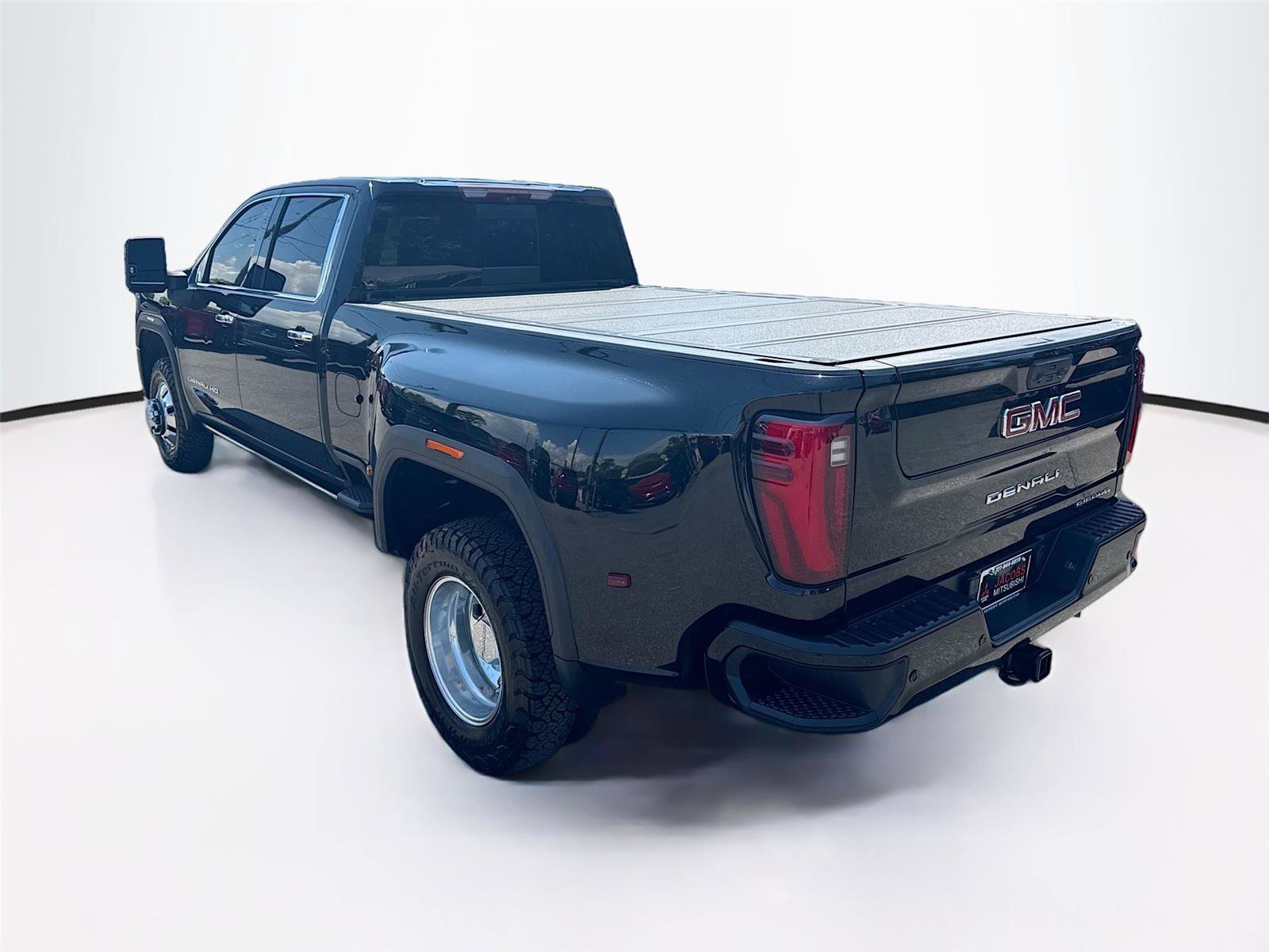Used 2024 GMC Sierra 3500 Denali w/ Denali Reserve Package AWD/4WD image 3