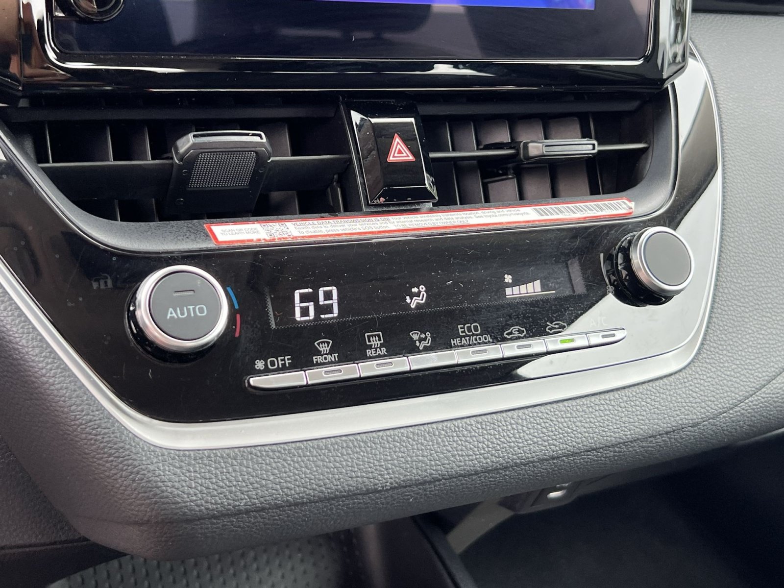 Used 2025 Toyota Corolla LE FWD image 20