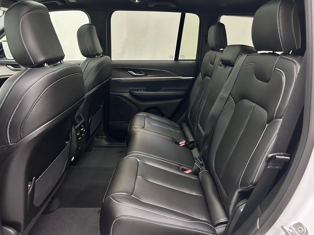 New 2025 Jeep Grand Cherokee Limited AWD/4WD image 14