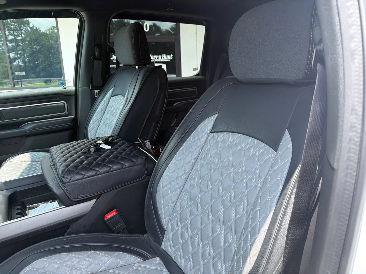 Used 2022 RAM 1500 Big Horn AWD/4WD image 3
