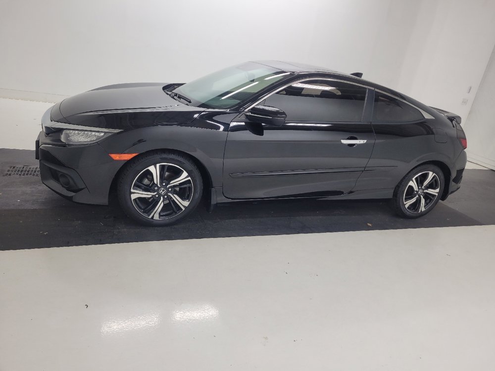 Used 2016 Honda Civic Touring image 2
