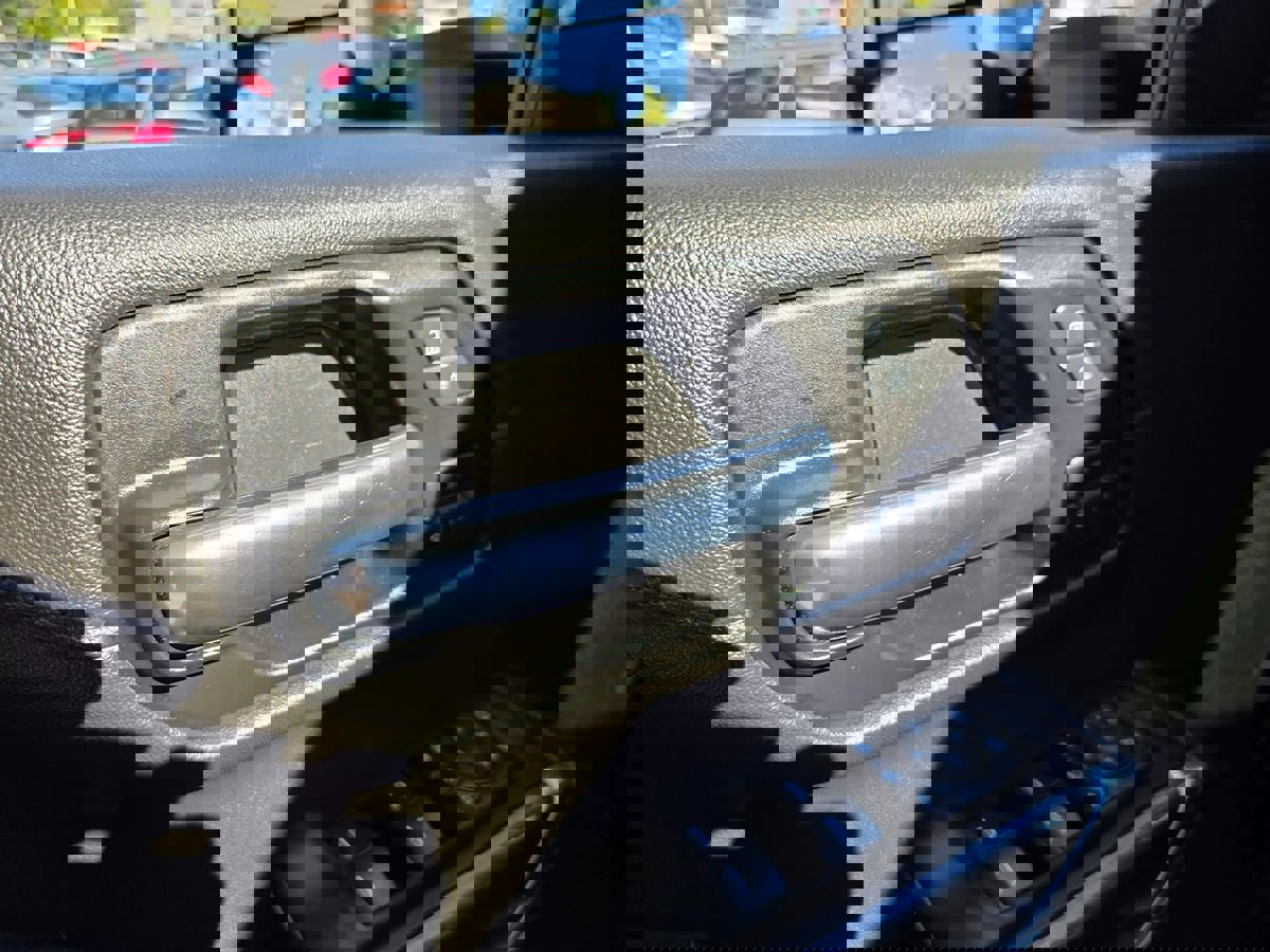 Used 2020 Chevrolet Silverado 2500 LTZ w/ LTZ Premium Package image 32