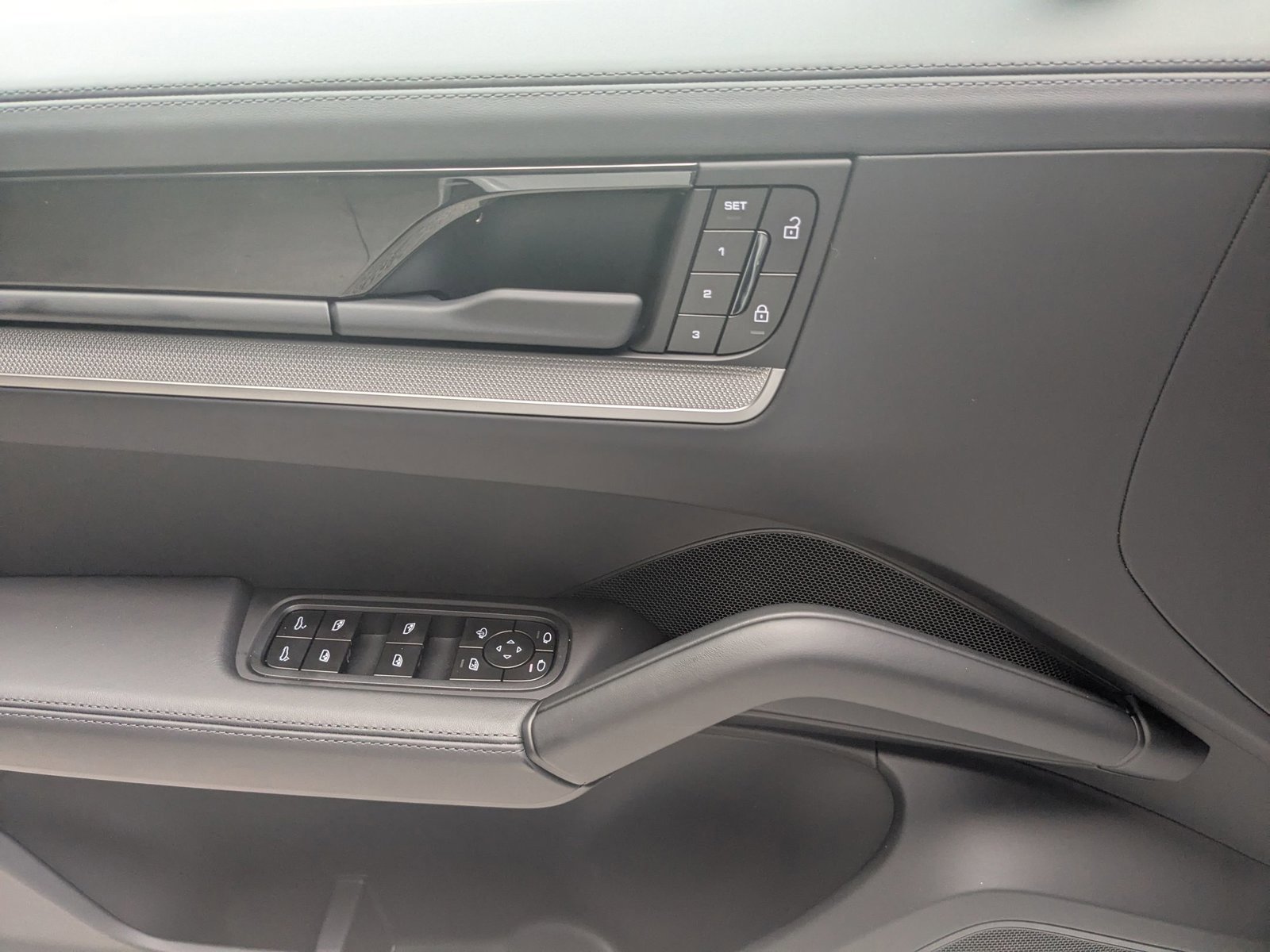 New 2025 Porsche Cayenne S image 13