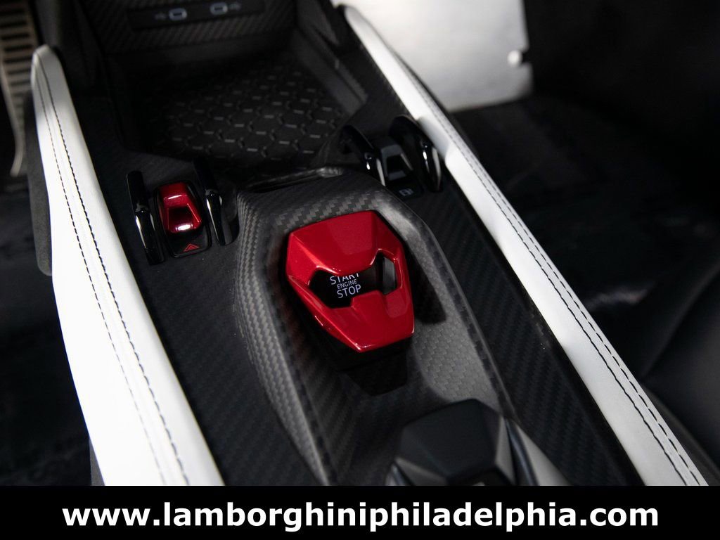 Used 2024 Lamborghini Revuelto AWD/4WD image 24
