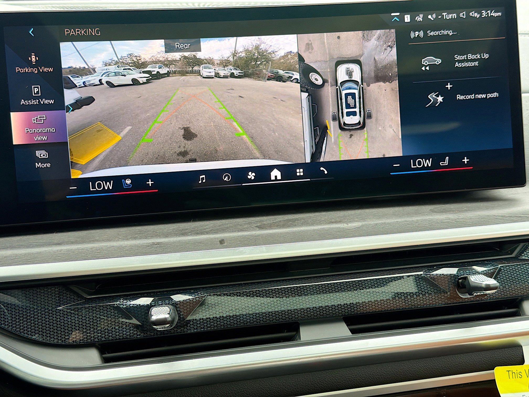 Used 2025 BMW X7 xDrive40i w/ Premium Package image 36