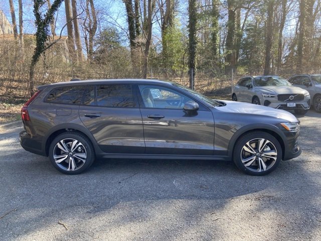 New 2025 Volvo V60 B5 Cross Country Plus w/ Protection Package Premier image 8