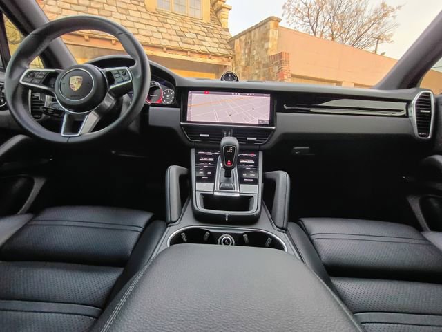 Used 2020 Porsche Cayenne image 39