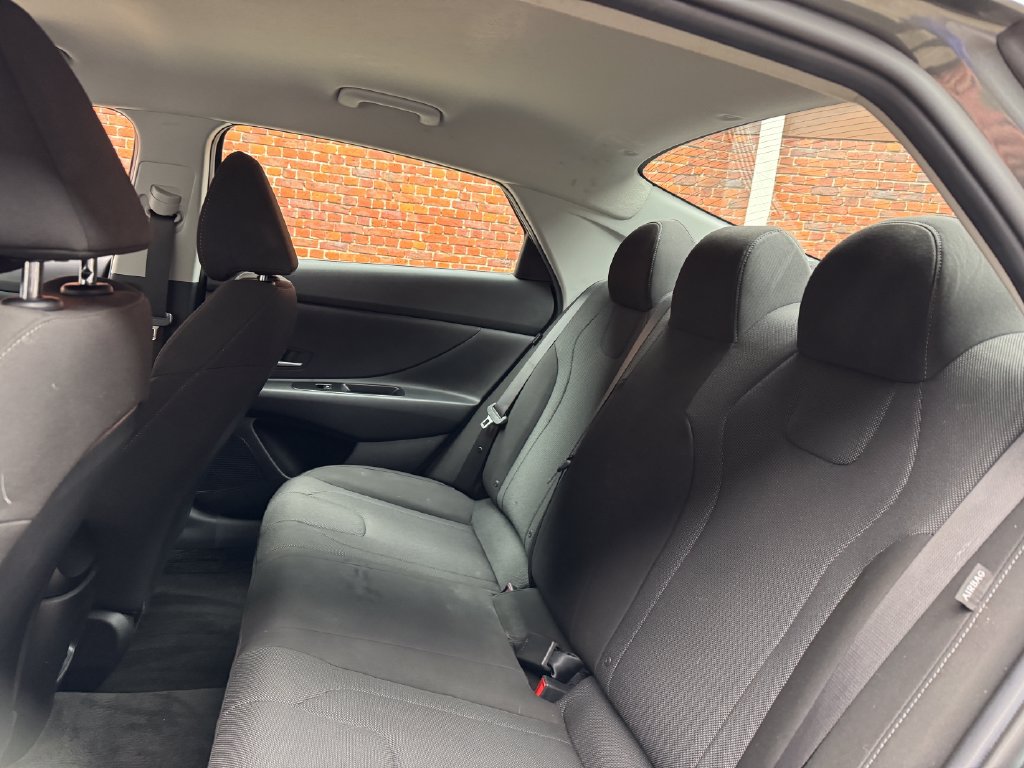 Used 2026 Hyundai Elantra SE FWD image 25