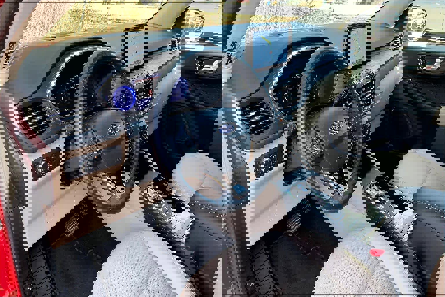 Used 2020 Ford Escape Titanium image 18