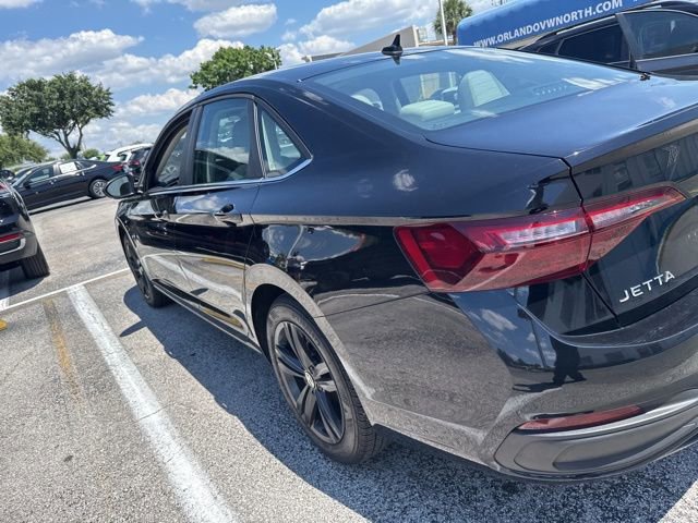 Used 2024 Volkswagen Jetta SE FWD image 7